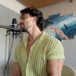 Tiger Shroff Instagram – Just to tell you your ‘yummy’ ☄️😋 and keep ‘beliebing’ in yourself have a great weekend guys❤️ @iamavitesh @nishadbhattofficial