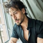 Tiger Shroff Instagram – Stop and stare every now and then.. @deovaltrivedi51 @amityashwant_hair @rahulkothavale