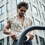 Tiger Shroff Instagram – @deovaltrivedi51 @amityashwant_hair @rahulkothavale