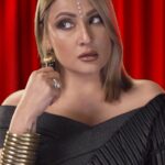 Urvashi Dholakia Instagram - AJIO BIG BOLD SALE is LIVE. Shop Now! Mere jaise fashion icon aap bano ya na bano, AJIO Big Bold Sale ke 50-90% off ke saath aap fashion’s most wanted zaroor ban sakte ho 😏 #AJIOBigBoldSale #HouseOfLove #FashionsMostWanted #AJIOLove