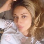 Urvashi Dholakia Instagram – Totally UNFILTERED 😘 #nomakeup #nofilter !! JUST ME 😊
:
:
#monsoon #vibes #rainyday #urvashidholakia #tuesday #feeling #reels #reelitfeelit #instagram #reelkarofeelkaro #lifeisgood #lifeisbeautiful #love #gratitude #❤️