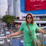 Urvashi Dholakia Instagram - Just another day in #bangkok #thailand ✨💋 : : #urvashidholakia #reels #gogreen #green #favourite #reelsinstagram #reelitfeelit #holiday #mode #vacay #time #😘