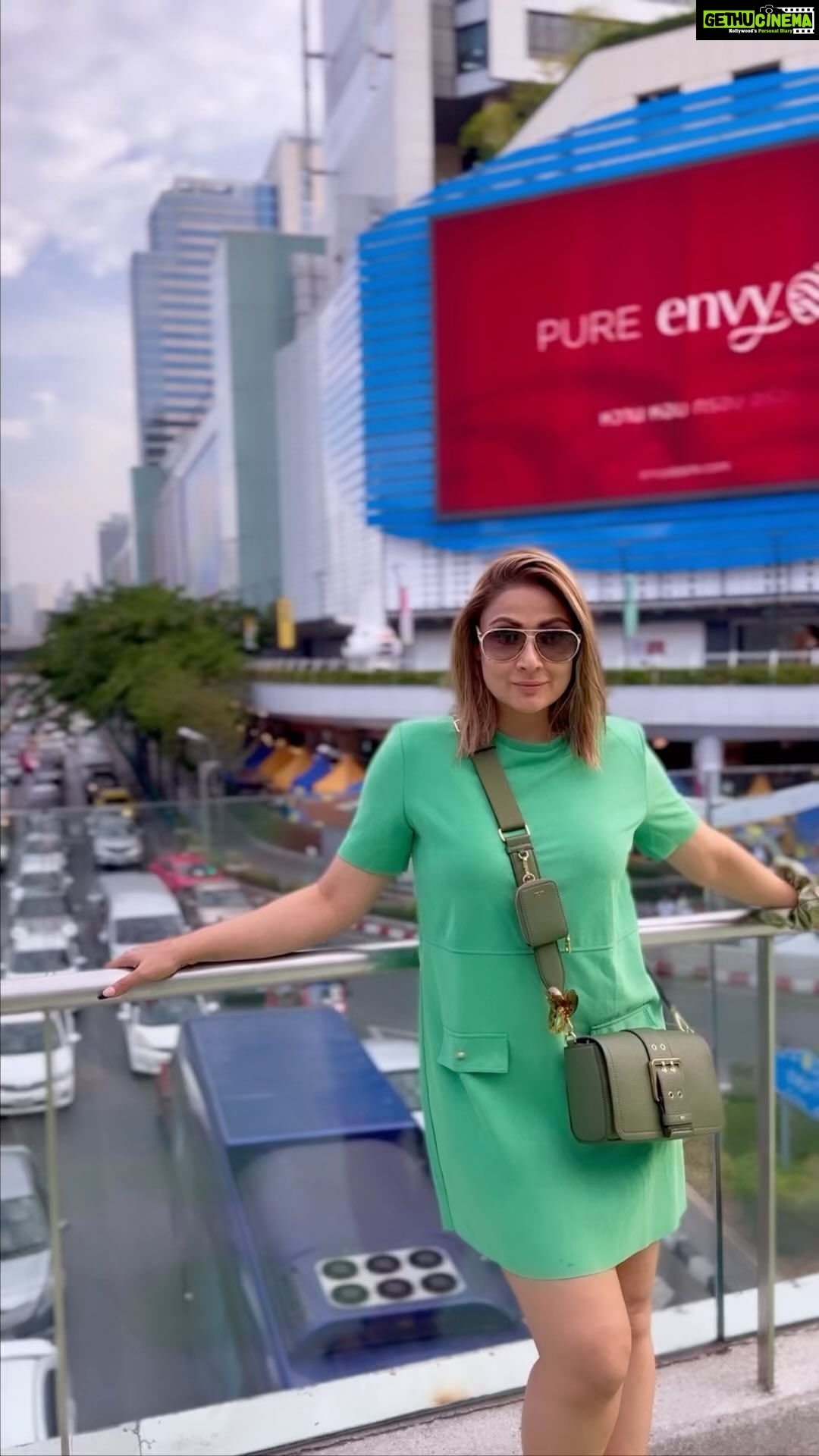 Urvashi Dholakia Instagram - Just another day in #bangkok #thailand ✨💋 : : #urvashidholakia #reels #gogreen #green #favourite #reelsinstagram #reelitfeelit #holiday #mode #vacay #time #😘
