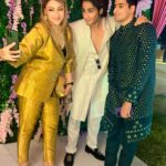 Urvashi Dholakia Instagram - Sirf Tum 😍❤️😍 @kshitijdholakia @sagardholakia 🧿✨❤️ : : #urvashidholakia #family #holiday #mysons #love #gratitude #blessed #🙏🏻 #💕 Avani+ Hua Hin Resort