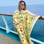 Urvashi Dholakia Instagram - THIS SONG HAS MY HEART ❤️✨ : : #urvashidholakia #reelsinstagram #reelitfeelit #reelkarofeelkaro #reelsindia #lifeisgood #beautiful #and #everything #joyful #💕 #love #gratitude #blessed