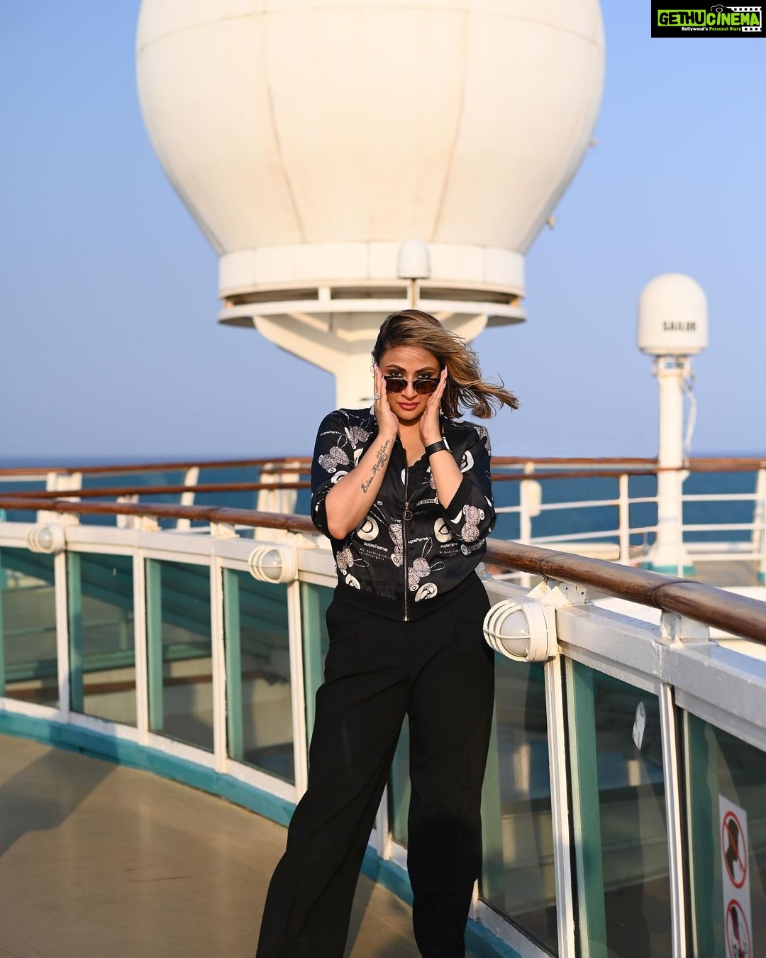 Urvashi Dholakia Instagram - Itβs Time for some VITAMIN SEA π only on @cordeliacruises β¨ : : #urvashidholakia #cruise #holiday #cordeliacruises #sea #ship #sailing #life #waterbaby #π