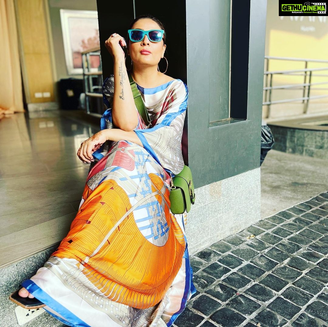 Urvashi Dholakia Instagram - Let your life be filled with COLOUR ✨❤️ : : #urvashidholakia #candid #holiday #memories #vacay #mode #lovemyself #lovemylife #blessed #gratitude #💕 #🧿 Thailand