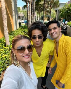 Urvashi Dholakia Instagram - Sirf Tum 😍❤️😍 @kshitijdholakia @sagardholakia 🧿✨❤️
:
:
#urvashidholakia #family #holiday #mysons #love #gratitude #blessed #🙏🏻 #💕