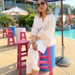 Urvashi Dholakia Instagram - Meri safedi tumhaari safedi se safed kaise 😜🤪 #afternoon #party #poolside : : #urvashidholakia #thailand #huahin #destination #wedding #holiday #family #time #love #gratitude Avani+ Hua Hin Resort
