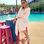 Urvashi Dholakia Instagram - Meri safedi tumhaari safedi se safed kaise 😜🤪 #afternoon #party #poolside : : #urvashidholakia #thailand #huahin #destination #wedding #holiday #family #time #love #gratitude Avani+ Hua Hin Resort