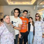 Urvashi Dholakia Instagram – FAMILY ALWAYS COMES FIRST ❤️❤️❤️❤️ happy birthday lunch done right 🧿😘 @kaushal.dholakia @kaushaldholakia @mdholakia5 💕 
Happy happy to you my jaan(s) @kshitijdholakia @sagardholakia ❤️🧿🤗
:
:
#urvashidholakia #family #time #best #memories #birthday #celebration #alldaylong #lunch #love #happiness #gratitude #blessed #🙏🏻
