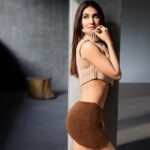 Vaani Kapoor Instagram - Winter activated #sweaterweather