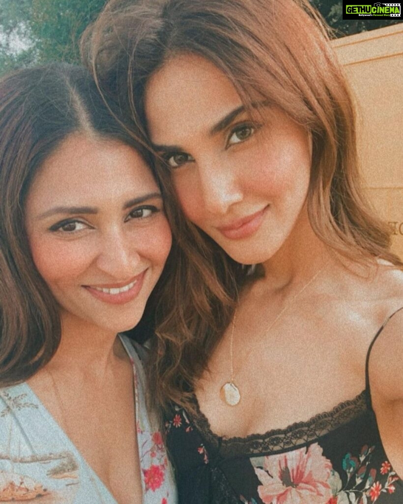 Vaani Kapoor Instagram - How can I put the love I feel for you into words and feel they’re enough? Happy Birthday my piece of heart ♥️