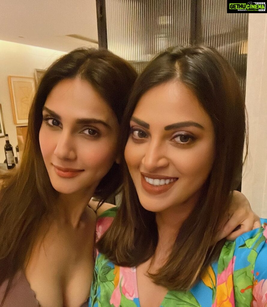 Vaani Kapoor Instagram - A little about last night ..