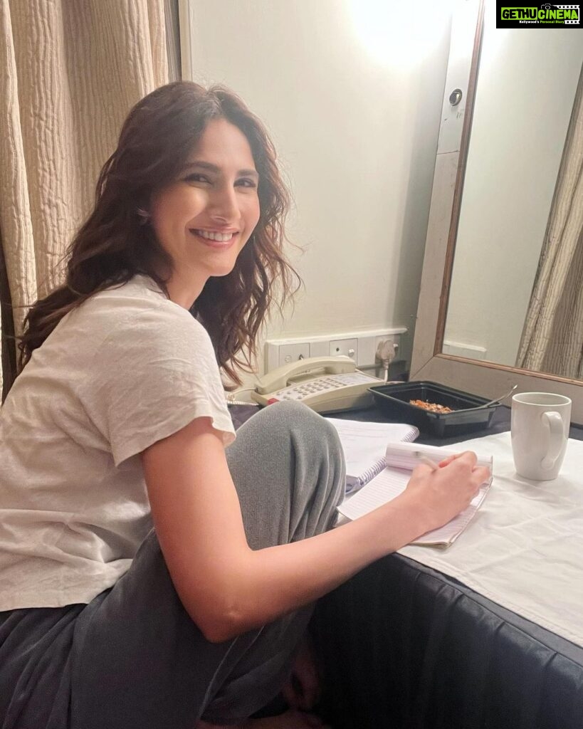 Vaani Kapoor Instagram - Don’t get fooled by the smile .. bracing myself for the night shift 😶‍🌫️ 📸: @meherakolahofficial
