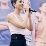 Vaani Kapoor Instagram - So glad to have got a chance to flag off the Women’s Premier League trophy drive in Mumbai last weekend🏆😍 Can’t wait to see how this inaugural league unfolds. More power to all our women cricketers out there. So which team are you cheering for? @wplt20 #YehTohBasShuruatHai #TATAWPL #ad