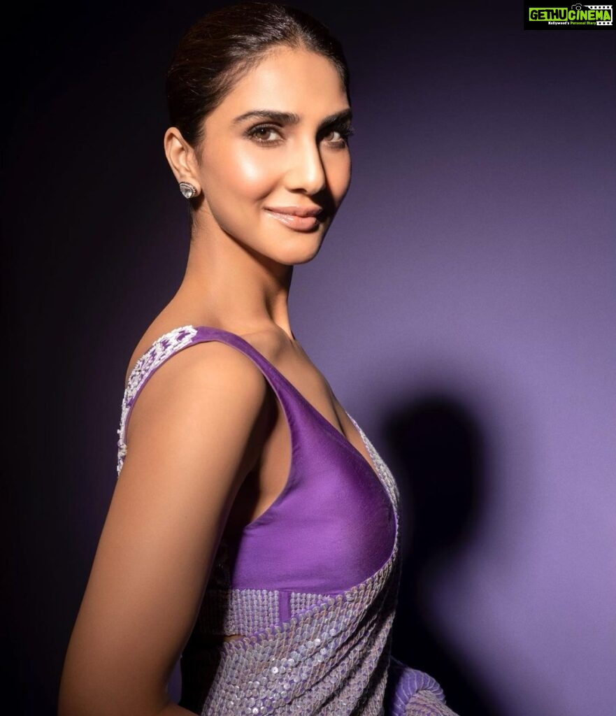 Vaani Kapoor Instagram - Just when you think you’ve seen it all, lilacs bloom 🪻