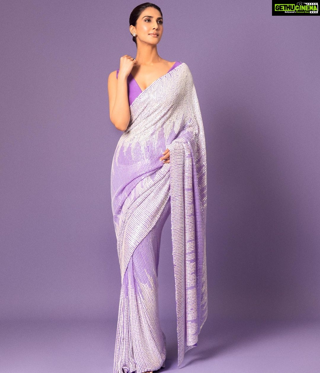Vaani Kapoor Instagram - Just when you think you’ve seen it all, lilacs bloom 🪻