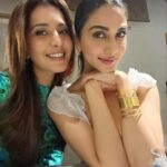 Vaani Kapoor Instagram - Not so #farzi dost 👻🥰❤️