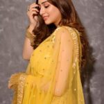 Vahbbiz Dorabjee Instagram - So overwhelmed with the Dms and msgs iv been receiving since the News went viral that im getting married.Well but I would like to Clarify that it's not true.. All I said was I would like to definitely give marriage a 2nd chance and settle down someday.Everyone deserves a second chance.When you are at Peace you attract Positive energy.And whatever our society might say or try to break you..Remember dreams dont have deadlines..Optimism is a Happy Magnet.Stay Happy..Stay Positive🙂