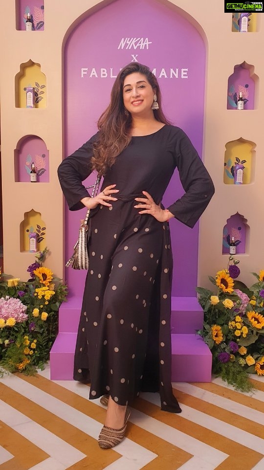 Vahbbiz Dorabjee Instagram - It was wonderful to experience the Fable & Mane Mela as they launched their Mahamane Smooth and Shine Hair oil.Thank you for having me at your lovely events @mynykaa @hinathadani Outfit:- @ananyaarora2013 @wforwoman Silk Route