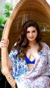 Vahbbiz Dorabjee Instagram - #vacayvibes #summerstateofmind #swimwear
Time to go to my next destination..Any guesses where?

Swimwear:- @angelcroshet_swimwear 
Videography:- @ashish_ojha_photography 
Makeup and Hair:- @makeupbyvaish 
Location:- @truetrammtrunk

#curvygirl #curvyfashion #curves #bodypositivity #vahbz