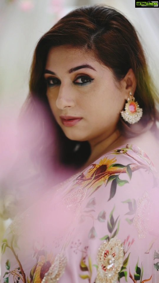 Vahbbiz Dorabjee Instagram - Sneak Peak..Coming Soon🙂🌸