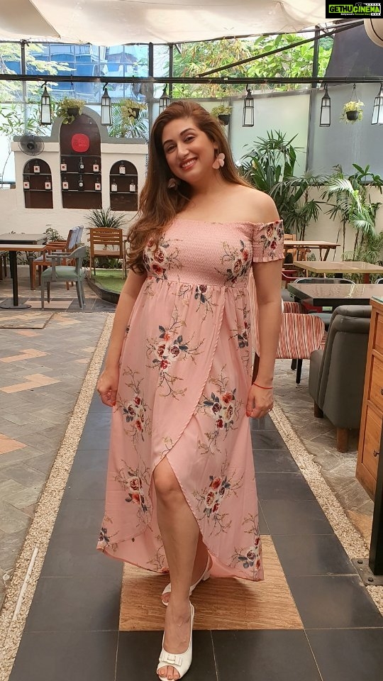 Vahbbiz Dorabjee Instagram - #summerstateofmind #Summerwear #summervibes ..