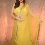 Vahbbiz Dorabjee Instagram - #indianwear 😍😍😍 Can't get over it...