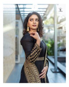 Vaibhavi Shandilya Instagram - Thankyou everyone for all your support and love for the Teaser launch of my coming movie -  @martin_the_movie 

Outfit: @samyakkclothing 
Makeup: @ranjith_makeover 
Photographer: @vivid_snaps_art_n_photography 
.
.
.
.
.
.
.
Director: @aparjun_official 
Asst. Director: @abhijeet_here_ 
Producer: @udaymehta_official 
Co Actor: @dhruva_sarjaa 
Editor on set: @editor_praveen_gowdru