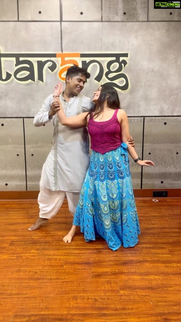 Vaibhavi Shandilya Instagram - Sajda ❤❤❤❤❤ Dancing with @vaibhavishandilya . . . . #meninanarkali #anarakalislove #sufi #dance #trendingreels #love #fun #trendingreels #dance #semiclassical #sajda #srkfan #srkkajol #mynameiskhan #trendingreels #fun #love #dance #vinayakghoshal #vinayakghoshalchoreography #vinayak #natyasocial #natyasocialchoreography #natyasociallive Mumbai, Maharashtra