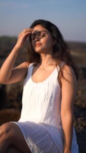 Vaibhavi Shandilya Instagram - Beauty of life is being in the moment ⭐️ 
Sun bathing for the last time in 2022
#2022 #bye2022 #liveinthemoment 
📸 @debobroto001