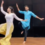 Vaibhavi Shandilya Instagram – Getting back my groove with Sajda karoon 
Choreography @vinayakghoshal @natyasocial 

#dance #performance #actors #natyasocial #choreography #shahrukhkhan #kajol #sajda #mynameiskhan #semiclassical  #bollywood #workshop Mumbai, Maharashtra