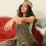 Vaishnavi Dhanraj Instagram - Half heartedness leads to half lived lives?!? I guess so.. #makeuproommadness