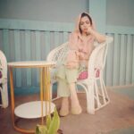 Vaishnavi Dhanraj Instagram - Zindagi ke kuch kisthe chukane hai .. humein khubsoorat rishte nibhane hai .. 📸 @anujkr.choudhary #frommydiary #shayarisachboltihai #shayarilover