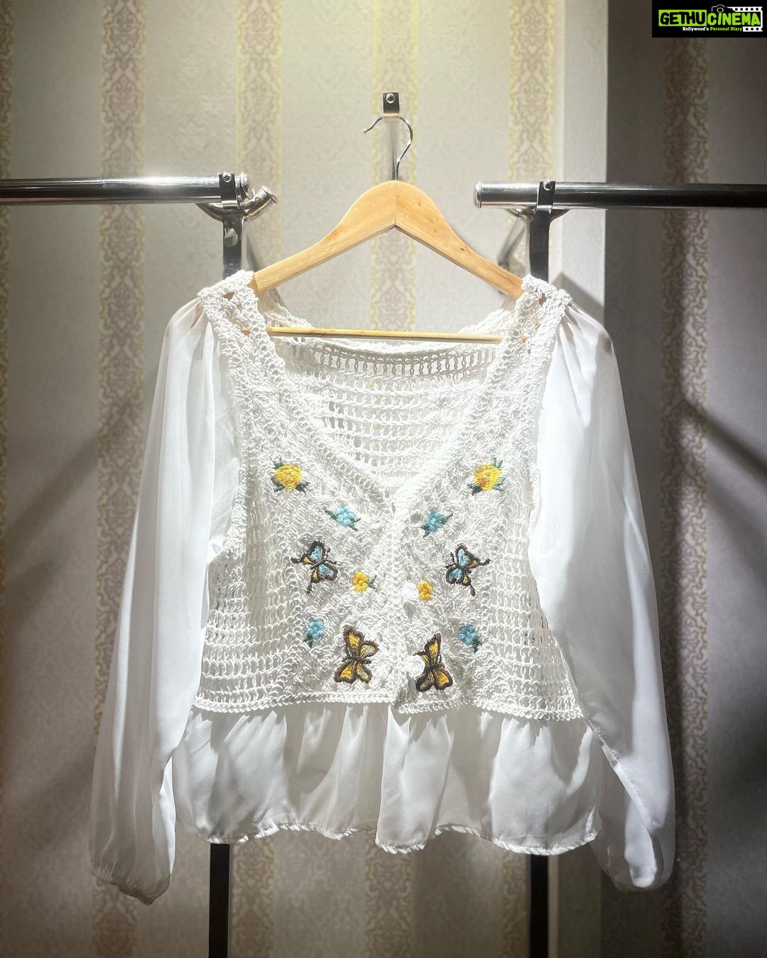Vanitha Vijayakumar Instagram - Crocheted blouse with embroidery design 🪡 Visit or Dm us! 🥰 Free shipping within India 🇮🇳 ~ @vanithavijaykumarstylingstudio @vanithavijaykumar Visit us at Gems Court, Khader Nawaz Khan Road, Nungambakkam {Google map link in bio} ~ ~ ~ ~ ~ ~ ~ ~ ~ ~ ~ ~ Tags ❤️🔥 #vanithavijaykumarstyling #vanithavijaykumarstudios #satindress #boutique #shortdress #stylish #girl #ootd #outfit #clothing #brand #picoftheday #photooftheday #instafashion #instagood #instadaily #shopping #makeup #accessories #styleblogger #fashion #fashionblogger #fyp #explorepage #rings #fashion #style #makeup #new #dresses #freemakeup #shirts .