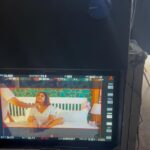 Vanitha Vijayakumar Instagram - My director @msrajuofficial wiping off my face with wipes to make sure i dont have make up on… 🤣. He introduced me 25 years ago in DEVI to telugu audiences and he reintroduced me in #mallipelli all over again… i will always be the kid he saw growing up