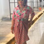 Vanitha Vijayakumar Instagram - #lungidance #vijaytv #vijaytelevision #funky #actorslife #startmusic @kayels_creations EVP Film City
