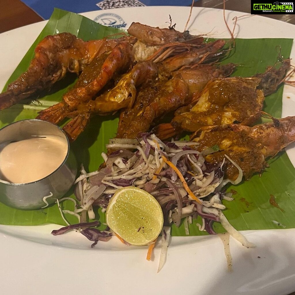 Vanitha Vijayakumar Instagram - @cheenavala_restaurant awesome seafood place #kochi