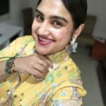 Vanitha Vijayakumar Instagram - Back to where it all started… #mallipelli my first theatrical release in my latest innings… promotions started joining my team @msrajuofficial @nareshvijayakrishna … under the epic legendary @vijayakrishnamovies banner … after #devi @msrajuofficial reintroducing me back to my audiences after 25 years.. in tears .. very sentimental emotional moment… remembering #manjula my mom was a telugu super star and i will make her proud…
