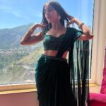 Veebha Anand Instagram - Forgot to post mehndi look! 💚 @priyanshi2102 @labeljadebyashima @timelessjewelsby_s