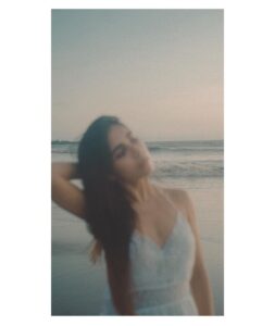 Veebha Anand Instagram - 🌊🏖️🕊️

@arrchitist 
@karishmaamatta