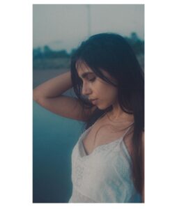Veebha Anand Instagram - 🌊🏖️🕊️

@arrchitist 
@karishmaamatta