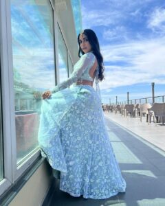 Veebha Anand Instagram - Shadi ready!! 🦋

#hifsakishadi 

@the_adhya_designer 
@timelessjewelsby_s