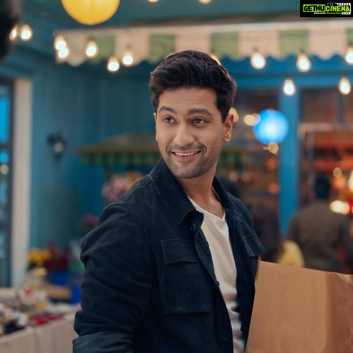 Vicky Kaushal Instagram - Aren’t we all guilty of checking the car doors multiple times just to make sure it is safe even after we have locked it. Totally Relatable, right? But when it comes to your payments, how do you double check? If safety is on your mind, watch my latest film with Visa... Stay #SafeWithVisa. Safe Rehne Ka Smart Tareeka! @visa.ind #Visa #Contactless #Payment #Tokenisation #ad