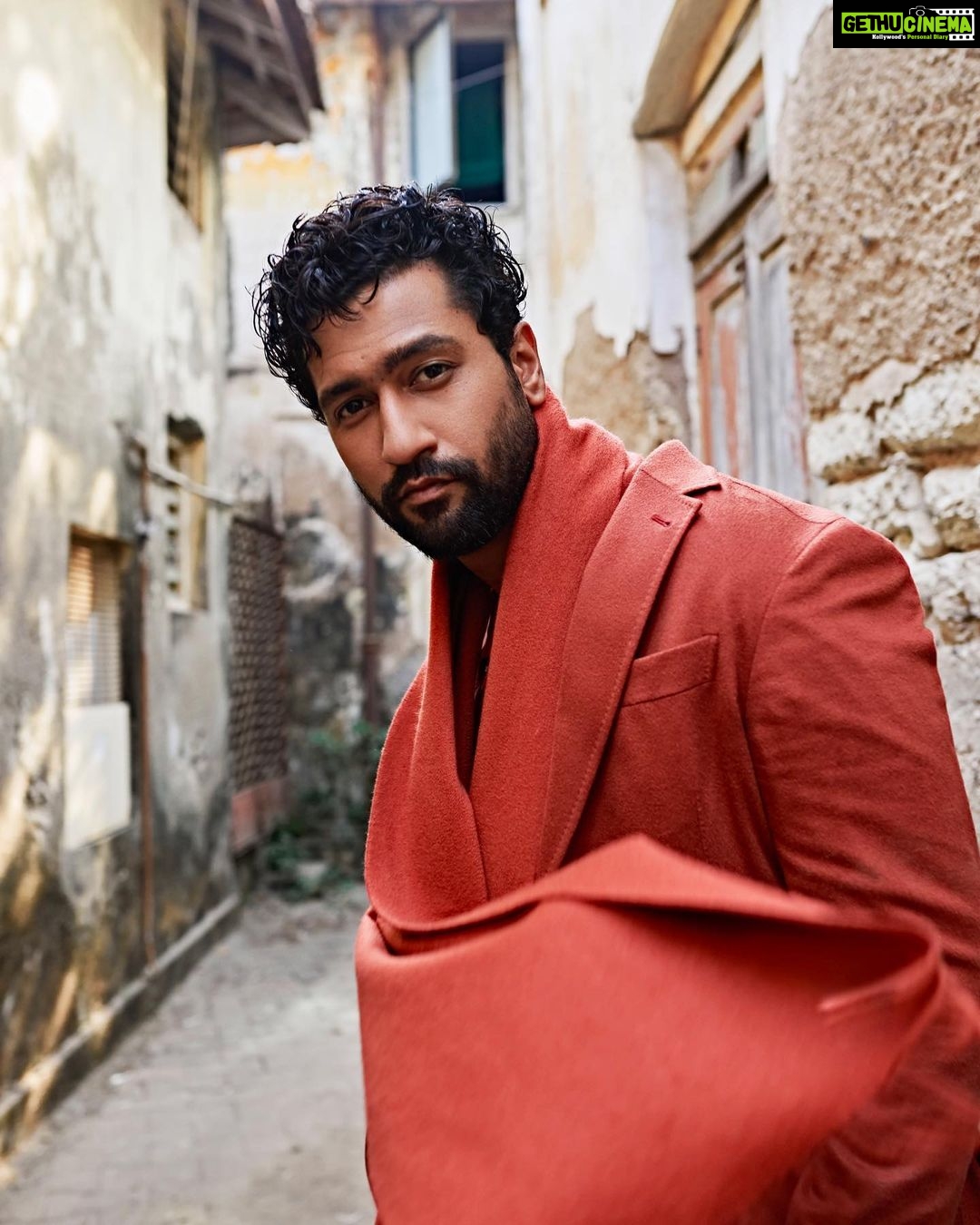 Vicky Kaushal Instagram - 🧣 . @lifestyleasiaindia