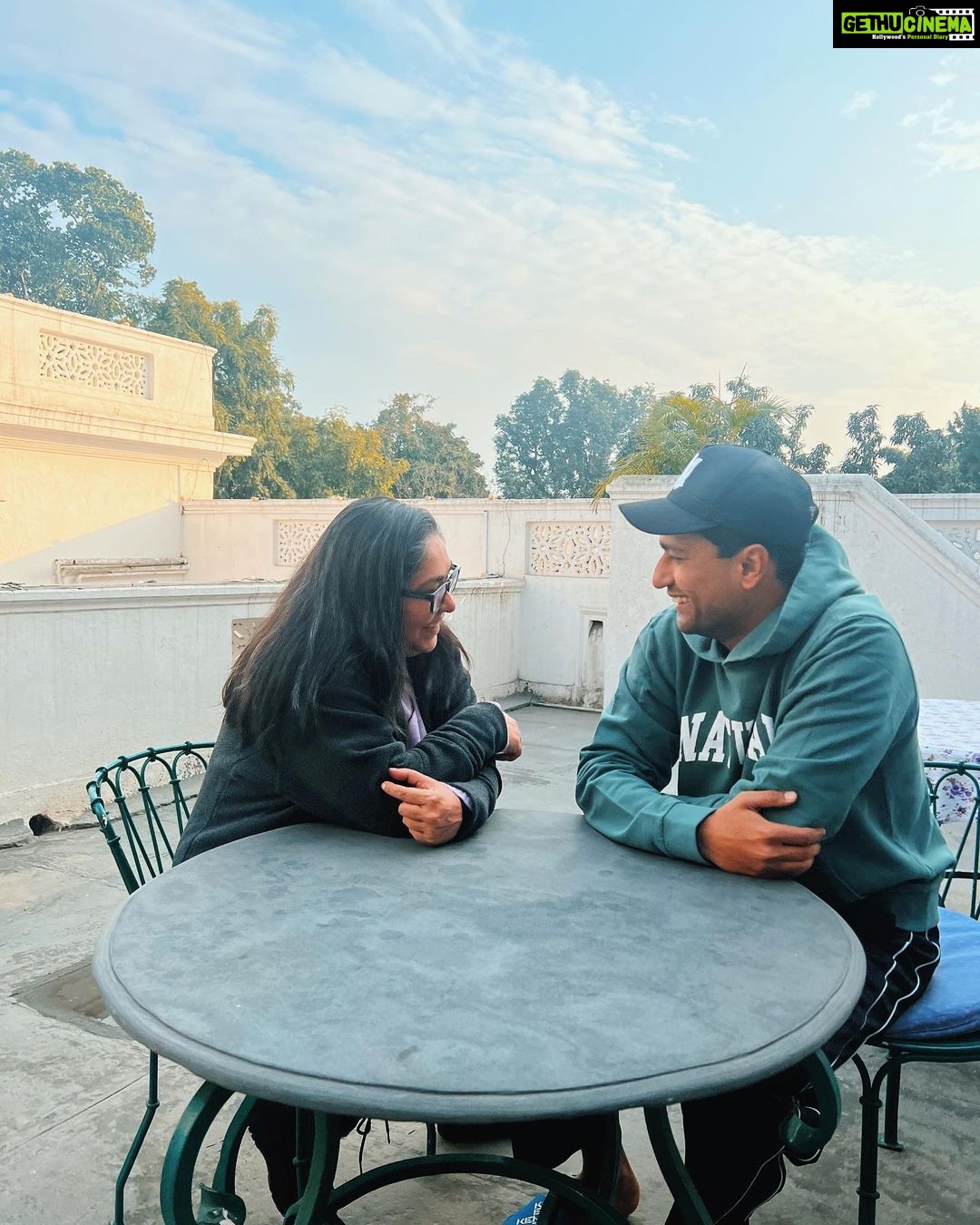 Vicky Kaushal Instagram - 6 years ago, in 2017, while Shooting for ‘Raazi’ here in Punjab, on this very terrace… @meghnagulzar briefly mentioned #Samबहादुर for the first time, as one of her future projects. Quietly in my heart, I sent out a wish to the universe… to one day be considered for the role... Today… sitting on the same terrace with Meghna, as we are set for an all-nighter, shooting for a beautiful episode from Sam’s life. Living Sam is probably the most magical journey I’m on as an Actor!