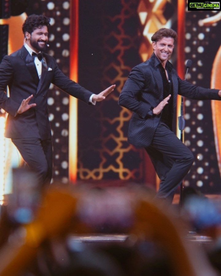 Vicky Kaushal Instagram - Swipe right to see why this little moment will always be special to me! . @hrithikroshan ❤️