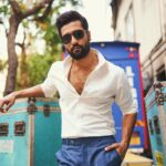 Vicky Kaushal Instagram – Manifest vi kare naale kare mehnataan.