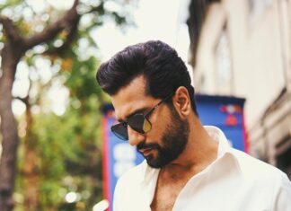 Vicky Kaushal Instagram - Manifest vi kare naale kare mehnataan.